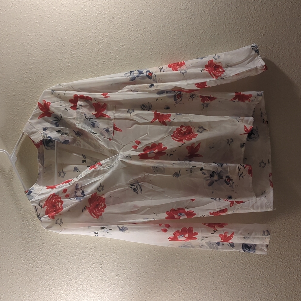 Floral blouse, size Medium